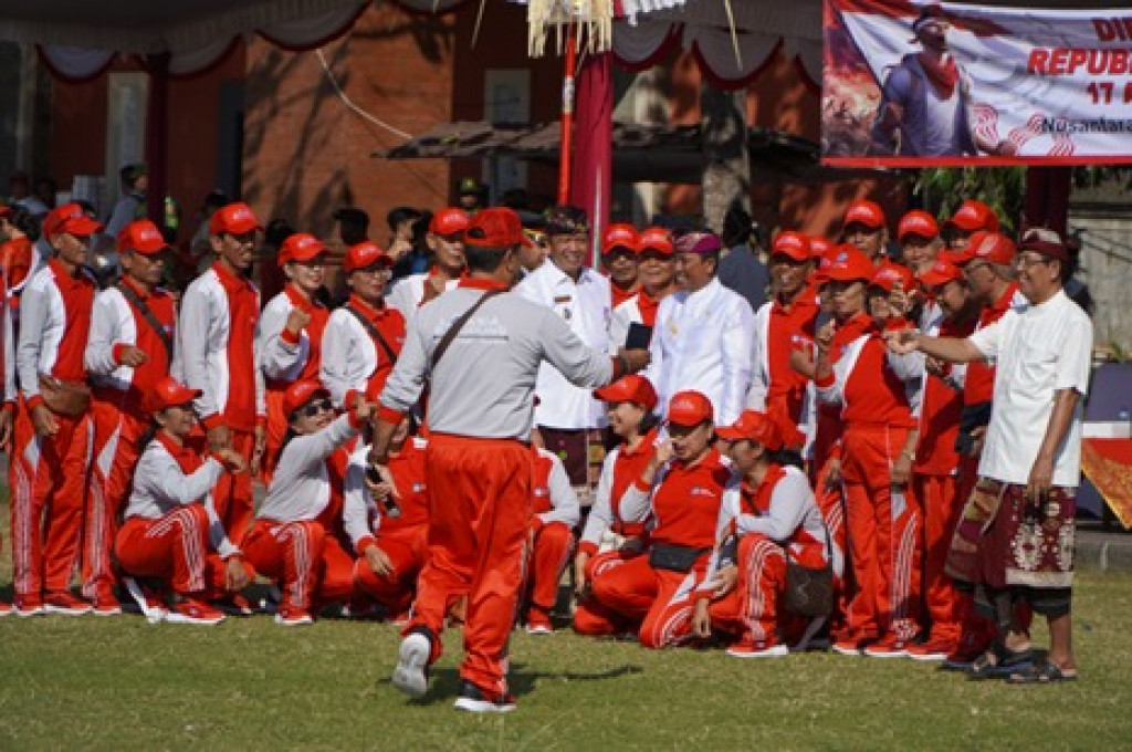 Keseruan Karang Lansia Desa Dalung Saat Mengikuti Serangkaian Acara HUT Kemerdekaan RI Ke-79 Tahun 